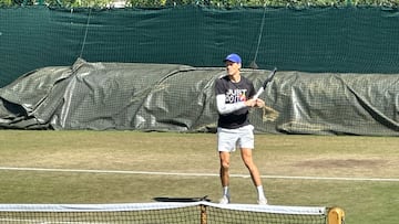 Jannik Sinner, entrenándose en Wimbledon.
