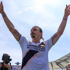 Futbolista ya había marcado gol a lo ‘Zlatan’ y le mandó mensaje