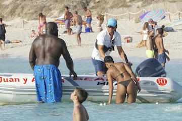 El ex pivot de los Orlando Magic, Los Ángeles Lakers o Miami Heat entre otros equipos se encuentra en Formentera junto con su familia disfrutando del verano. 