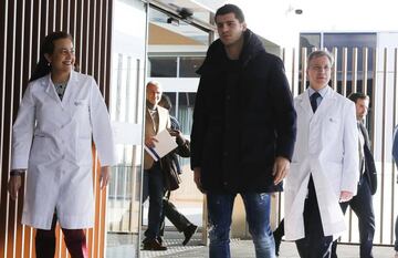 Álvaro Morata arrives at the Navarra University Clinic for his medical with Atlético de Madrid this morning