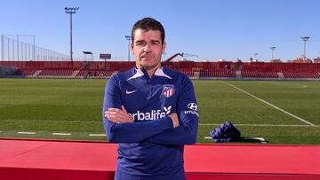 Manolo Cano, entrenador del Atlético de Madrid femenino, posa para AS en una entrevista.