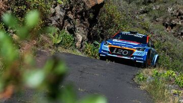 Yeray Lemes con el Hyundai en el Rally de Santa Brígida.
