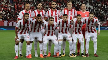 Once inicial del Olympiacos en el partido de Champions contra el Barcelona disputado en Grecia.