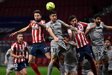 Saúl Ñíguez,  Yuri Berchiche, Stefan Savic y Raúl García.  