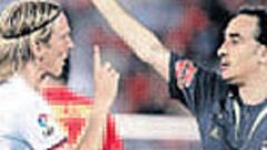 Indignación silenciosa con el árbitro de la final