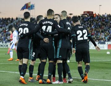 Casemiro scores the second goal for Real Madrid after a great pass from Lucas Vázquez.