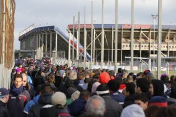 Colas infinitas de los seguidores del San Lorenzo para ver la Gran Final