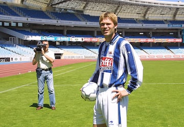 El defensa noruego estuvo 4 temporadas en la Real Sociedad. Titular en la zaga en la temporada 2002/03 cuando el conjunto donostiarra consiguió el subcampeonato liguero.