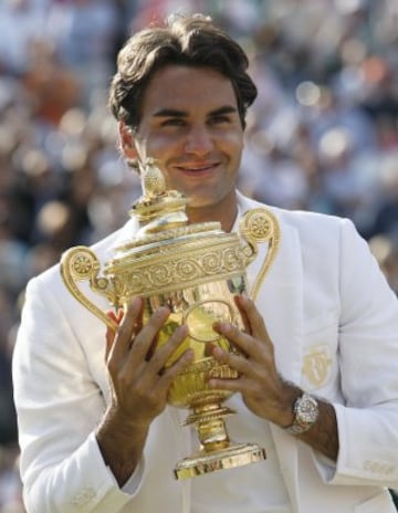 El 8 de Julio de 2007 se vuelven a enfrentar en la final de Wimbledon donde Federer conseguiría su quinto trofeo consecutivo en Wimbledon al ganar a Nadal por  7-6 (9-7), 4-6, 7-6 (3), 2-6 y 6-2