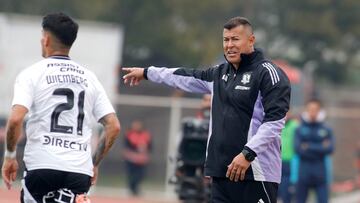 Almirón carga contra los árbitros y mete a la U: “Quizá no nos perdonan que ganamos el torneo pasado”