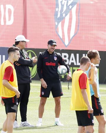 Simeone durante el entrenamiento. 