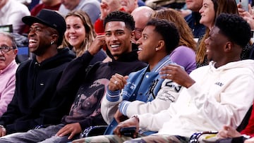 The Brazilian star bonded with his fellow Madrid stars at a dinner in his house, his second recent gesture of goodwill towards them.