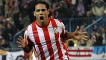 <b>REMATADOR.</b> Falcao celebra uno de sus tantos con el Atlético.