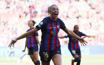 Rölfo, autora del 3-2 definitivo del Barça para alzarse con la Champions femenina.