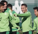 Borja Iglesias y Canales se ejercitan de nuevo con el grupo