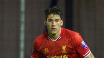 Rafa Paez con la camiseta del Liverpool.