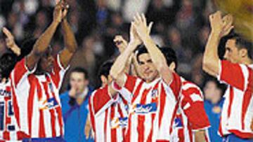 <B>EUFORIA ROJIBLANCA</B>. La victoria en Mestalla ha supuesto una inyección de moral para los atléticos.