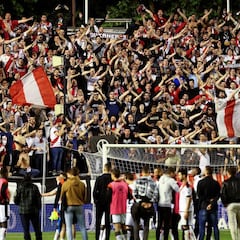 La plantilla pide a la afición rayista que vuelva a animar