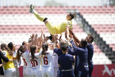 Bea Beltrán y Yoli Aguirre, dos retiradas anticipadas del fútbol