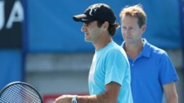 Roger Federer y Stefan Edberg, durante uno de los entrenamientos en Melbourne.