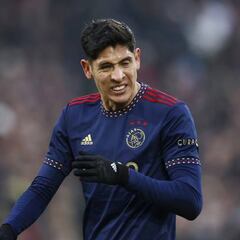 Edson Álvarez, el más destacado del duelo de mexicanos en la Eredivisie