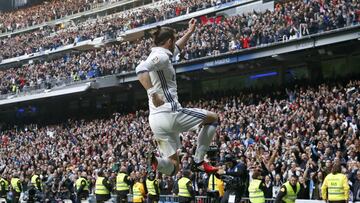 Football Soccer - Real Madrid v Espanyol - Spanish La Liga Santander - Santiago Bernabeu stadium, Madrid, Spain - 18/02/17 - Real Madrid's Gareth Bale celebrates after scoring against Espanyol.