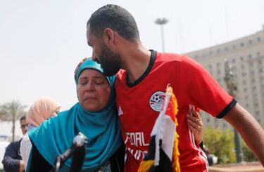 Egyptian gets on his bike for World Cup road trip