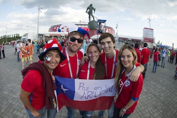 Los hinchas chilenos animaron el ambiente en Moscú