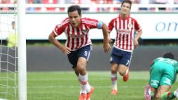Omar Bravo llegó a su quinto gol del torneo y 126 de por vida con el Rebaño.