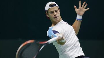 Argentina&#039;s Diego Schwartzman returns a shot to Kazakhstan&#039;s Dmitry Popko during their Davis Cup play-off tennis match in Astana, Kazakhstan, on Friday, Sept. 15, 2017. (AP Photo/Alexei Filippov)