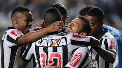 Atlético Mineiro se clasifica primero con goleada