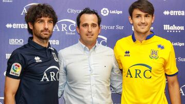 Elgezabal y V赤ctor P谷rez, presentados con el Alcorc車n