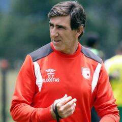 Gustavo Costas no quiere más distracciones en defensa