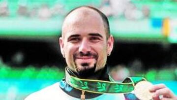 Agassi, con su oro olímpico.