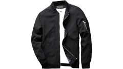 Casual y ligera, así es esta chaqueta deportiva para el día a día