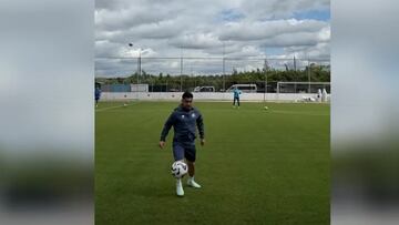 Jordhy Thompson hace esto en Rusia y recibe un mensaje inesperado: “¿Un poco Maradona?"