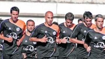 <b>TITULAR. </b>Jurado formará en el centro del campo con Endika.