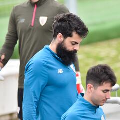 Real Valladolid y Alavés sondean a Villalibre