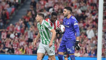 Rui Silva, ante Iñaki Williams.