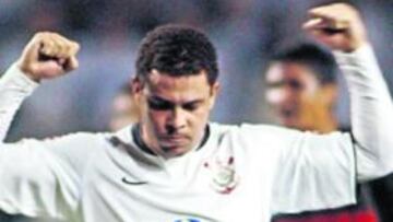 <b>SIETE PARTIDOS. </b>Ronaldo, con la camiseta del Corinthians.