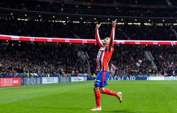 4-0. ?ngel Correa celebra el cuarto gol que marca en el minuto 77 de partido.