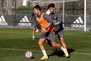 Hazard y Asensio, durante el entrenamiento del Real Madrid.