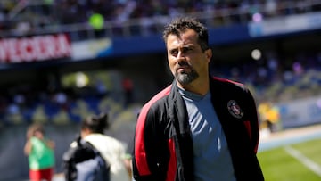 Futbol, Deportes Concepcion vs Limache
Sexta fecha, Liguilla de ascenso 2019
El entrenador de Limache, Italo Pinochet toma su lugar antes del partido de la sexta fecha de Liguilla de ascenso disputado en el estadio Ester Roa de Concepcion, Chile.
15/12/2019
Esteban Drake/Photosport