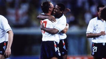 Desmond Walker y David Platt, con Inglaterra durante el Mundial de Italia 1990.