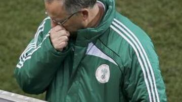 Lagerback: "Lo positivo es que si Argentina gana podemos pasar"