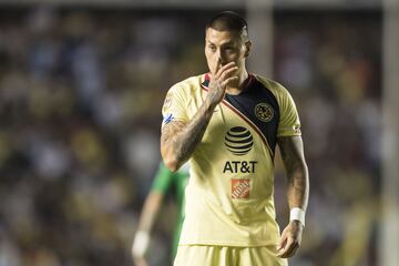 Ya con las Águilas el chileno no ha encontrado el futbol que mostró en Pumas, incluso la afición azulcrema en ocasiones abucheó al jugador en los partidos