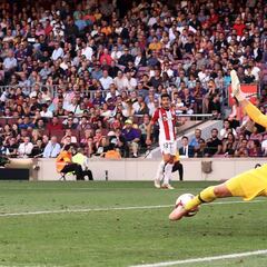 Los problemas defensivos del Barcelona invitan a vender