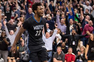 25. Andrew Wiggins. El escolta de los Wolves entra en el primero de sus cinco años de nuevo contrato al dejar atrás su acuerdo rookie. 25,25 millones para el canadiense.