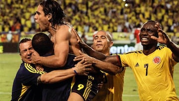 Falcao García celebra su doblete ante Chile en 2013