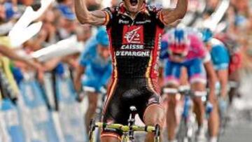 <b>SOBERBIO. </b>Alejandro Valverde celebra su triunfo en la meta de Jaén.